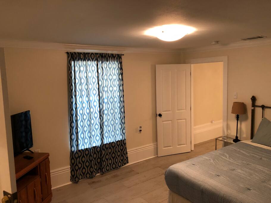 bedroom 2 w/TV