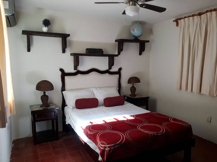 Habitación matrimonial con baño privado