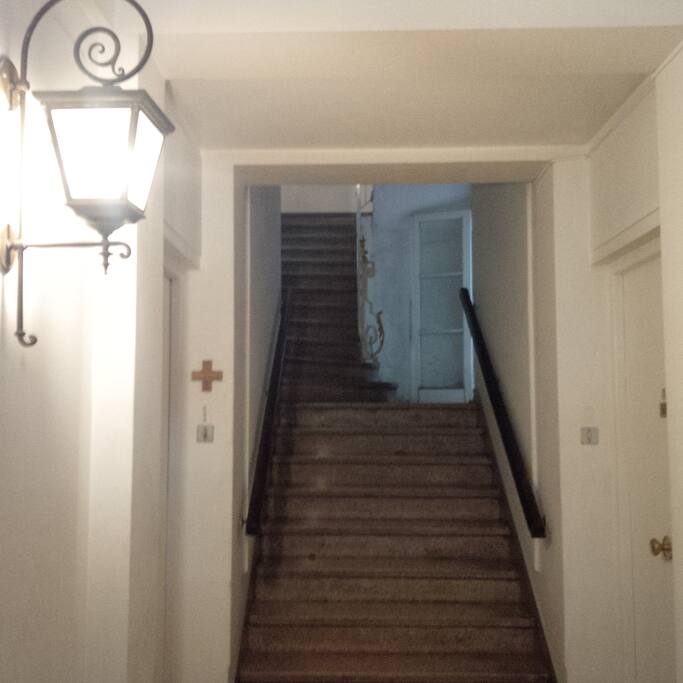 Primer piso por escalera