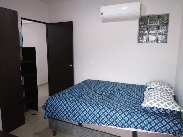 Dhomë gjumi kryesore, me krevat dopio, me ajër të kondicionuar