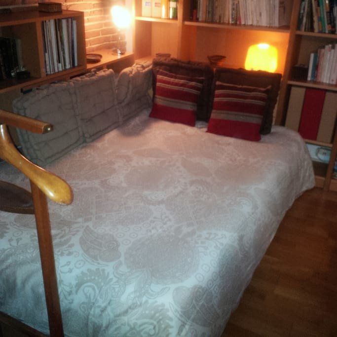 Première chambre, dans le double séjour indépendant