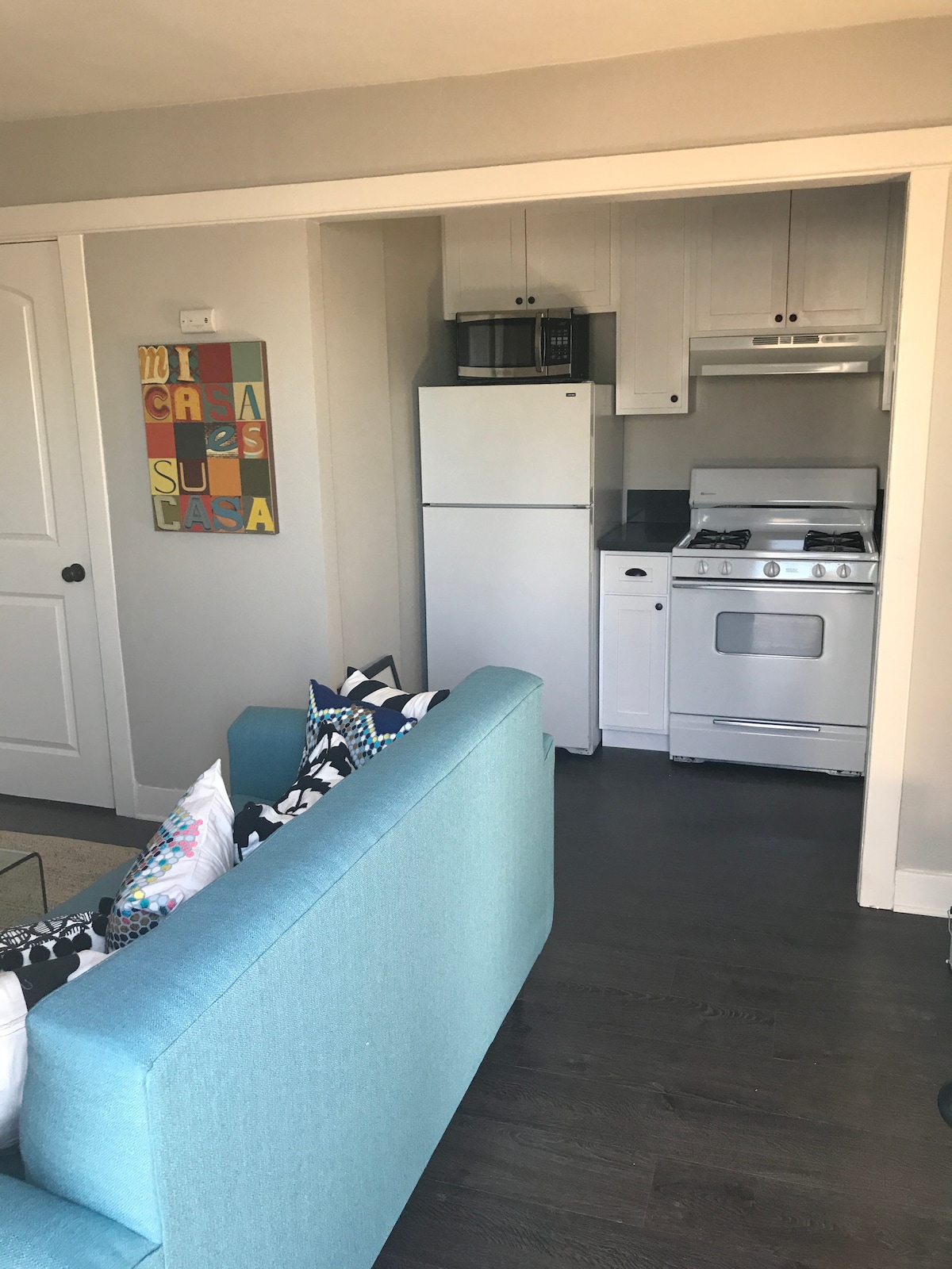 Всекидневна и кухненски кът 