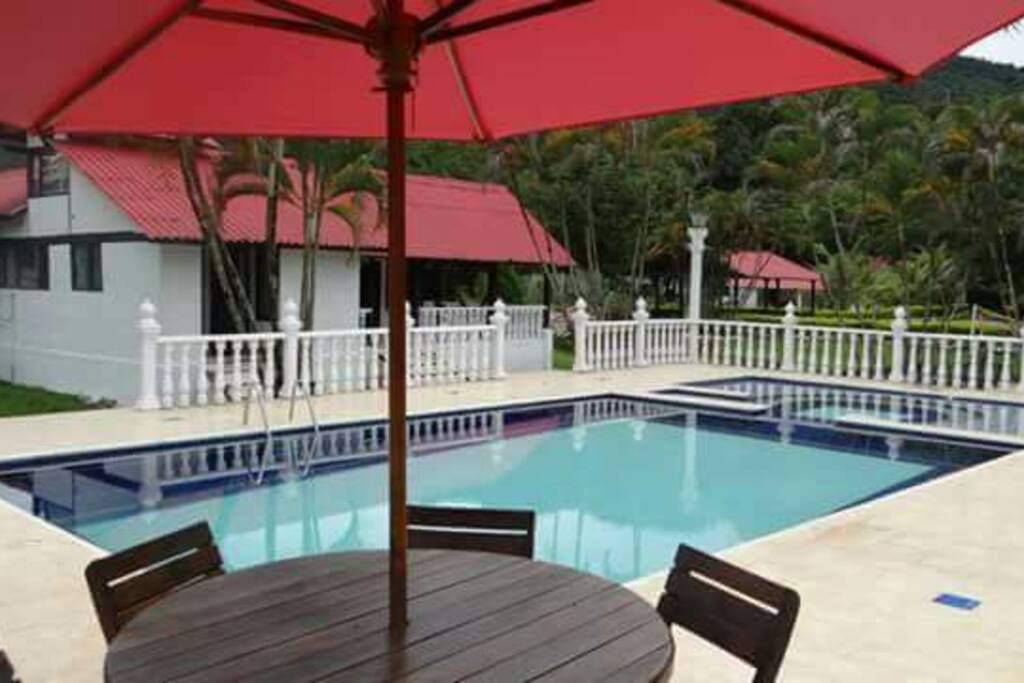 Piscina.