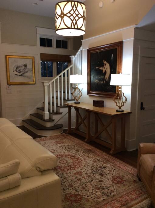 stairway to bedrooms