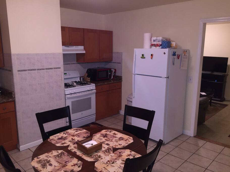 Eat-in kitchen