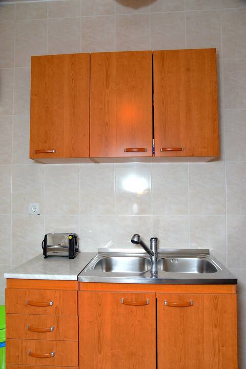 Popular Airbnb listing: Villa Roza: Waterfront One Bedroom Apartment in Lepetane