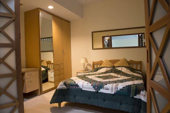 Luxury room in downtown Bangkok gallery image 3