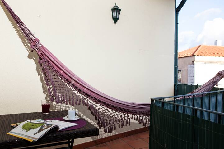 Terrace view to the Castle in Chiado gallery image 5