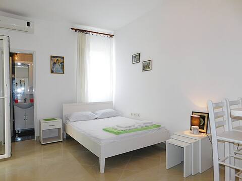 Popular Airbnb listing: Apartments Lekic Budva 2 in Komoševina