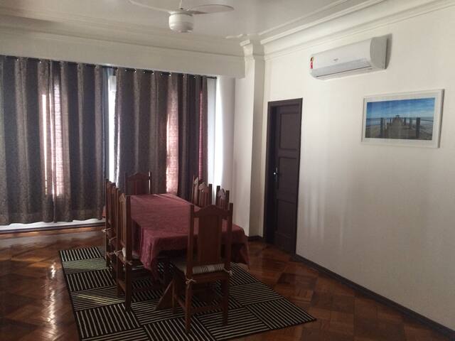 Seu Lar em Copacabana Ap Gigante p/ Grandes Grupos gallery image 3