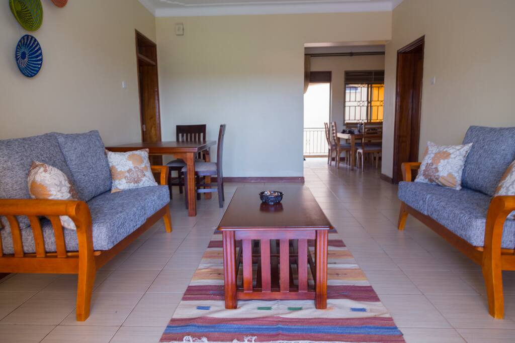 Spacious open-plan living room/dining room