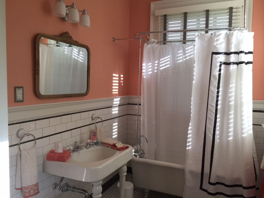 Shirley Room private bath