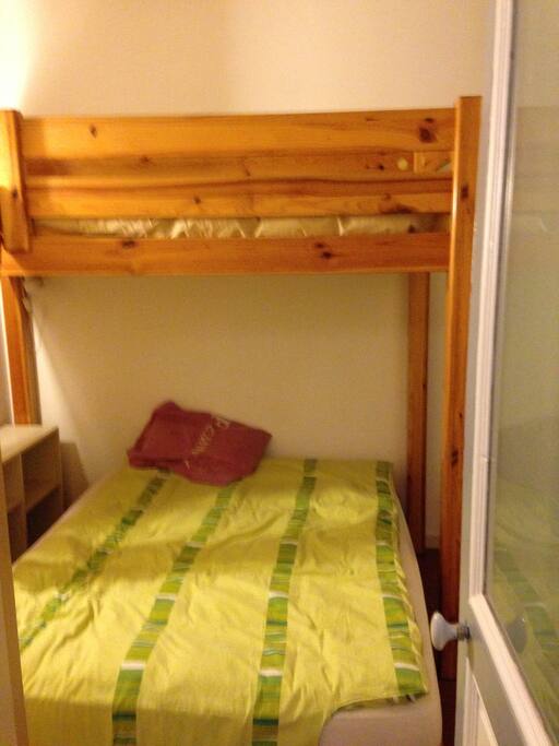 Chambre mezzanine et lit 2 places