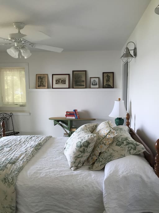 Bedroom 1 Double bed with new mattress and great lake views