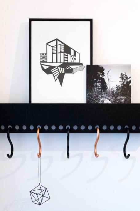 Hook Rail