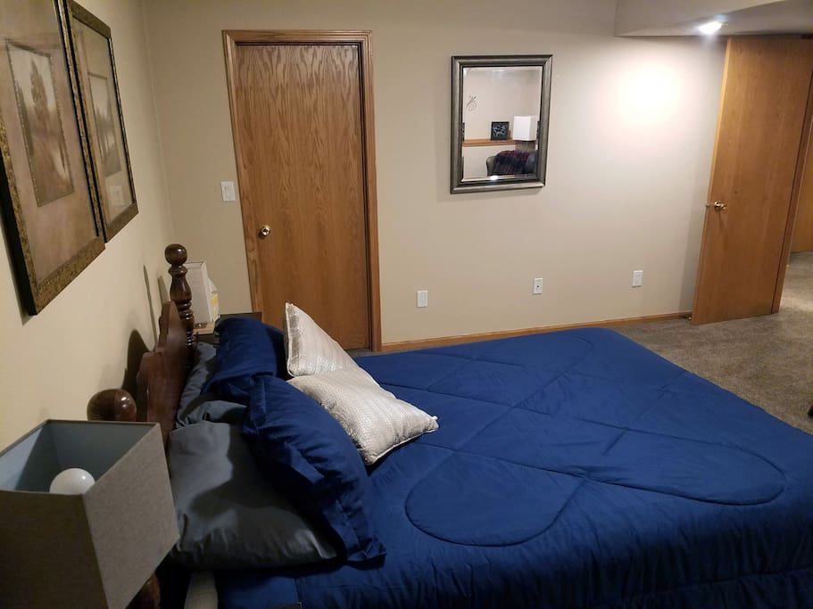 Guest bedroom