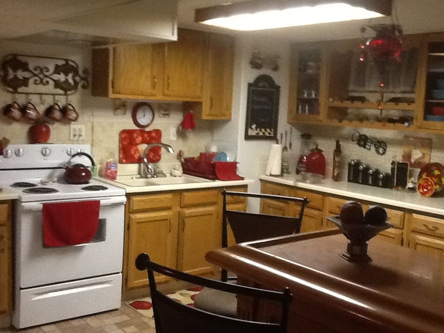 Kitchen Pic 2