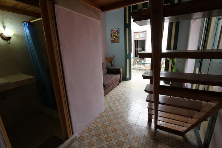 Room1 With Balcony, View On Capitol, 0km To All - Cuba