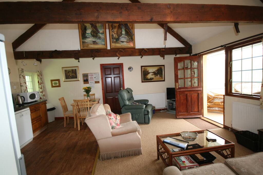 Lounge/Kitchen leading to Conservatory