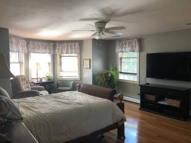 Pier, Pool, Paradise gallery image 3