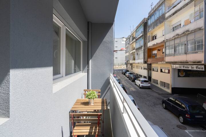 Cozy Bright Flats w/ Netflix | Garage by HostWise gallery image 3