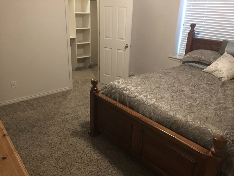 Private bedroom. Open, clean, pillow-top queen bed with dual electric blanket and allergy cover.