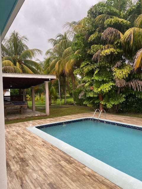 Cozy, fully equipped beach house. Shore Plantation