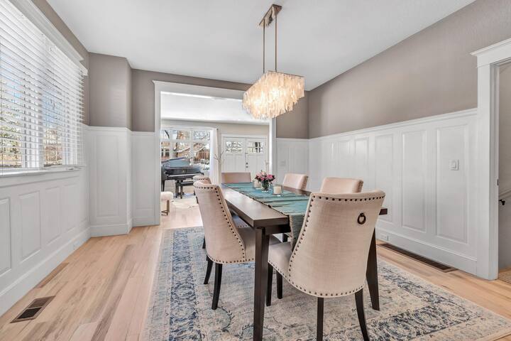 Luxury Retreat: One Block to Washington Park gallery image 3