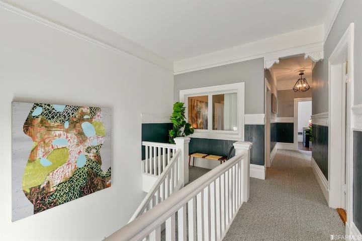 Duboce Triangle Gracious Victorian Flat gallery image 3