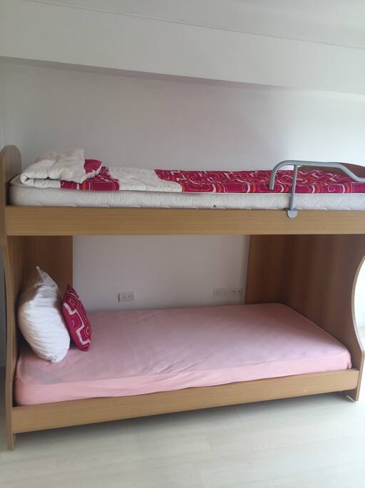 Dormitorio con litera