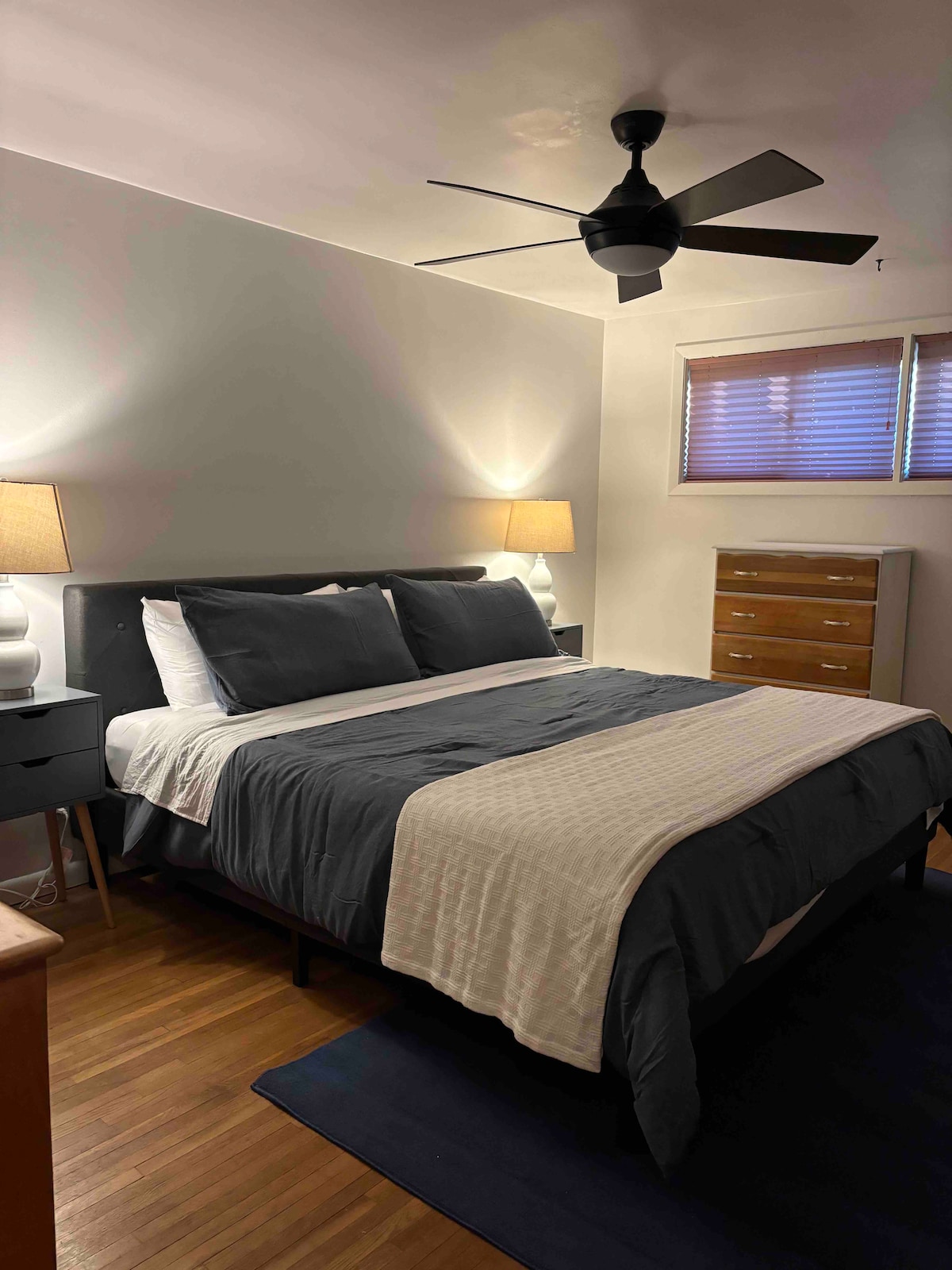 Dormitorio de tamaño king