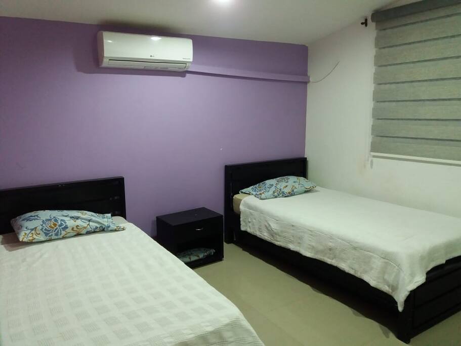 Habitación disponible con aire acondicionado y baño privado
