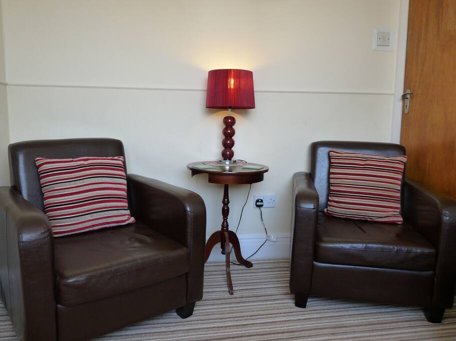 Separate small lounge area