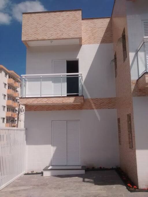 Vista da frente de um dos apartamamentos