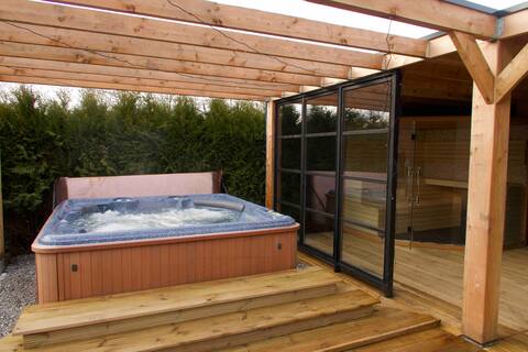 Luxe villa in nature with sauna and jacuzzi 9pers