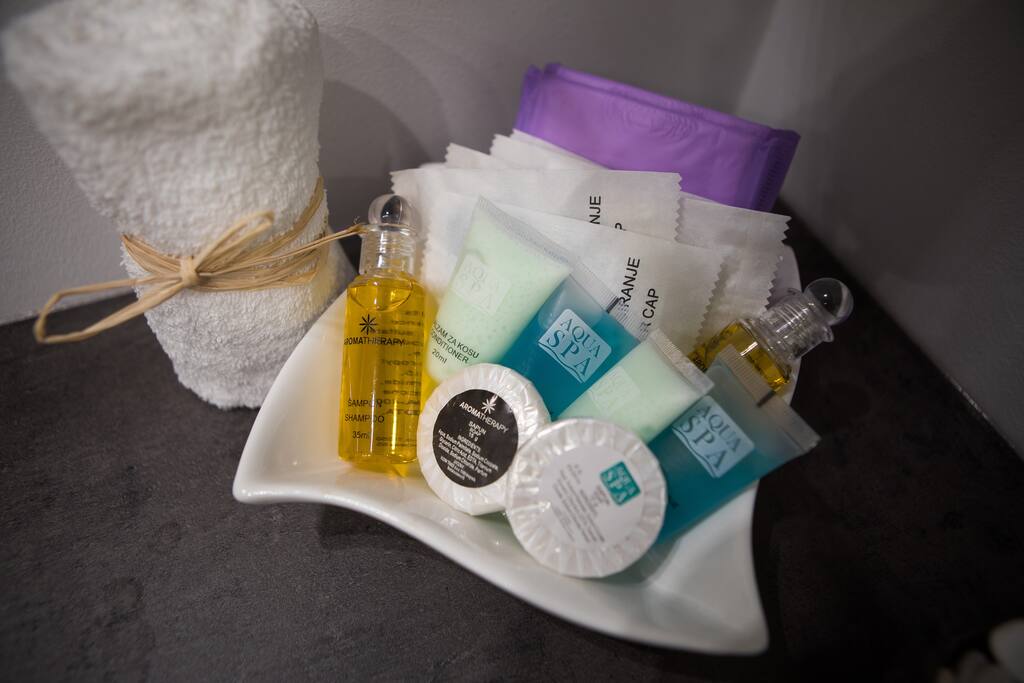 bathroom accessories