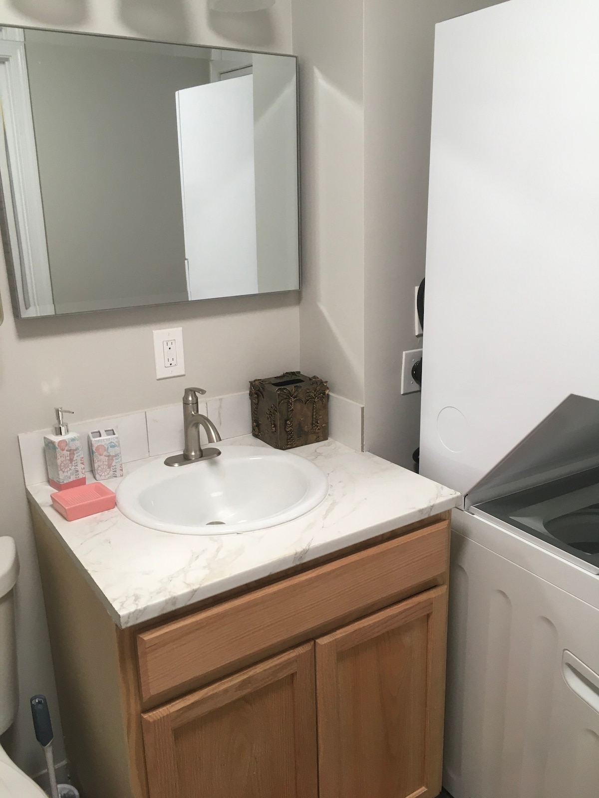 "La Belle Terrasse", 2br Escape in Dacula