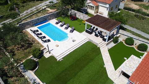 Villa Elder ZadarVillas