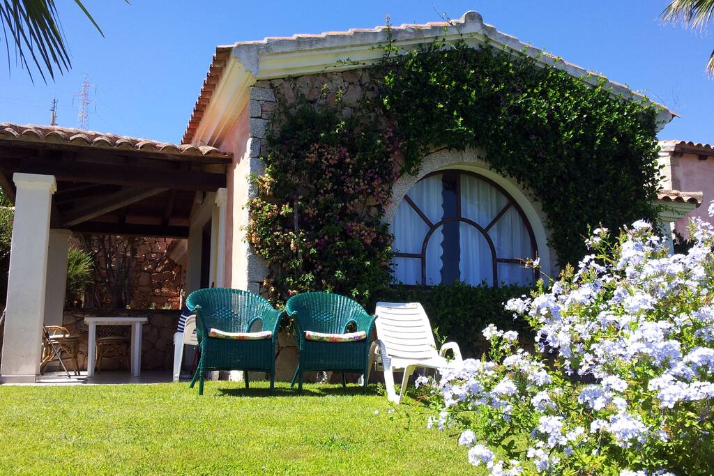 OUTDOOR HOUSE