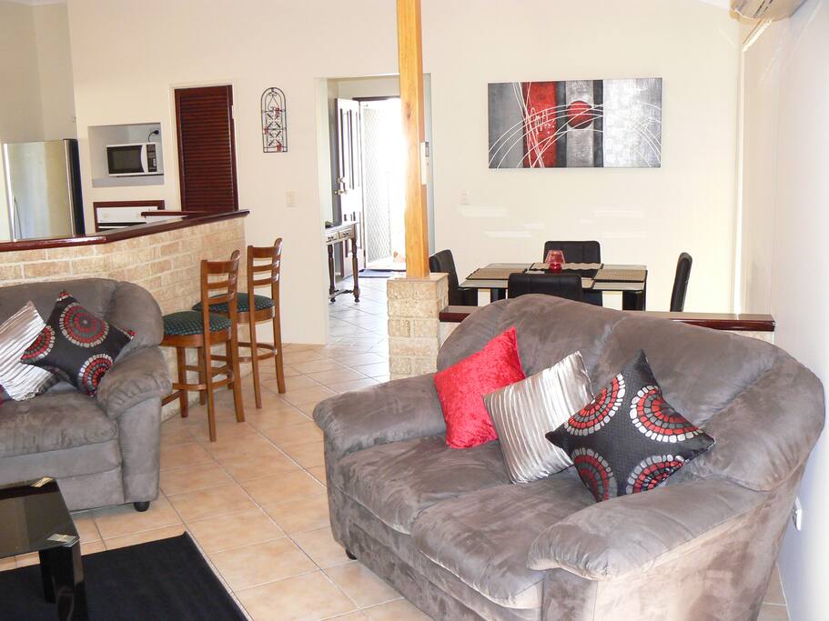 Loungeroom 2