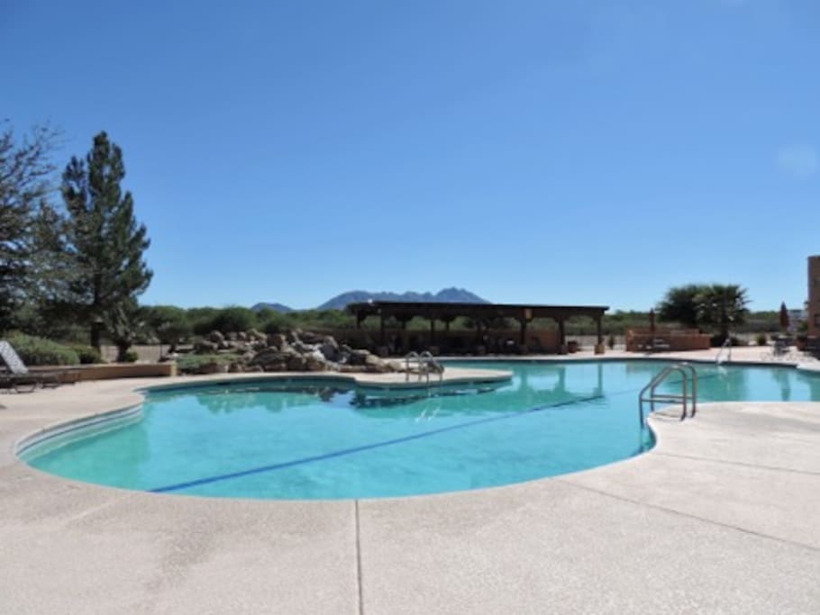 Full access to community pool, spa, BBQ and exercise facilities