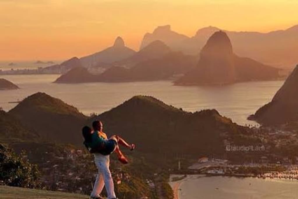 Parque da Cidade with Sugarloaf in the background.