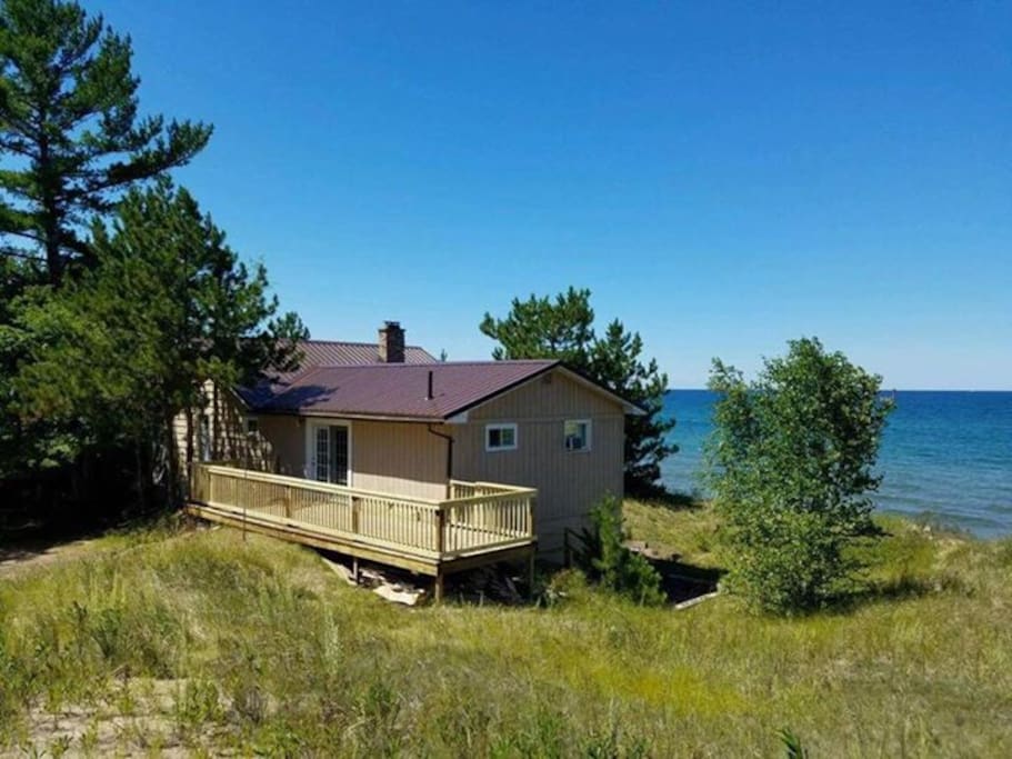 Beachwood Bluff Cabins for Rent in Marquette, Michigan, United States
