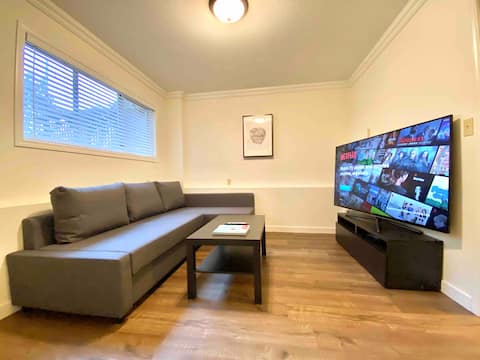 Top Airbnb: Spacious 2 Bedroom Home Away From Home in Kerrisdale