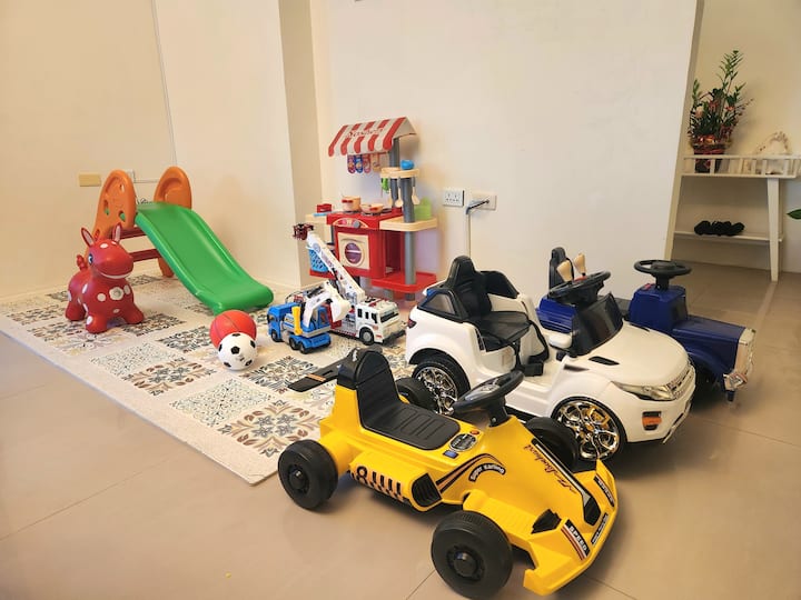 歐美花園洋房Villa-親子遊樂設施、戲水池、烤肉區、停車位/客房數依人數開放 - 花蓮市