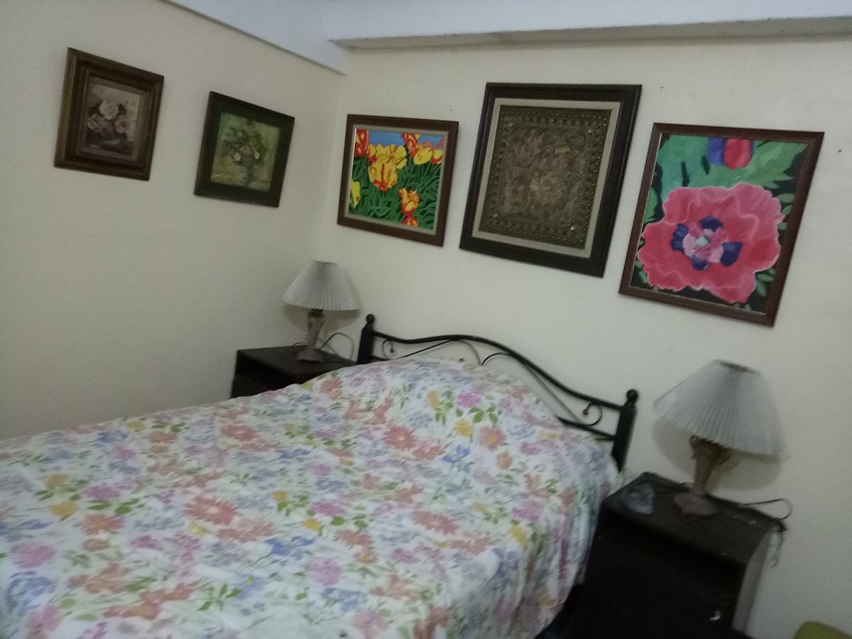 bed in the annex room