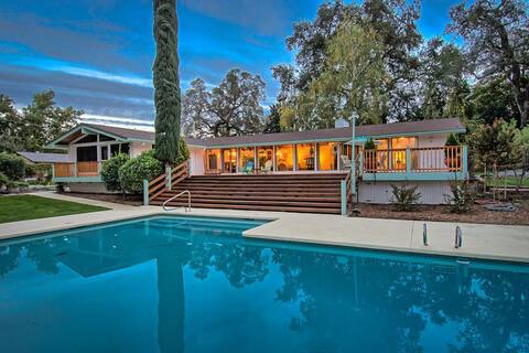 Riverside holiday home sleeps 10