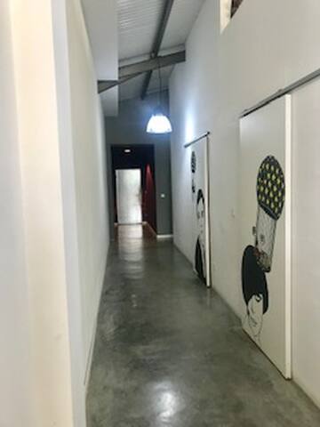 Loft avec piscine à Begles à 2 minutes de Bordeaux gallery image 2