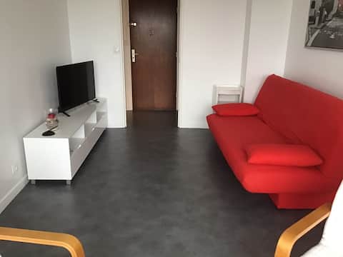 Popular Airbnb listing: Apartment with harbor views 2 minutes from Nausica in Boulogne Sur Mer