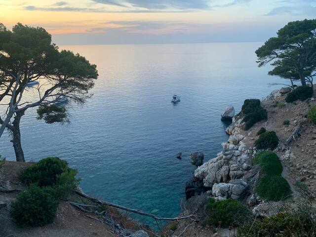 Exclusive Location with direct access to the Sea gallery image 3